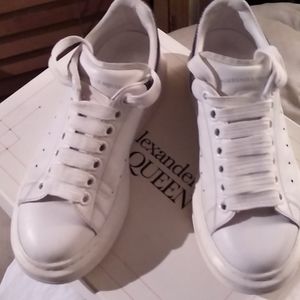 ALEXANDER MCQUEEN METALIC SNEAKER